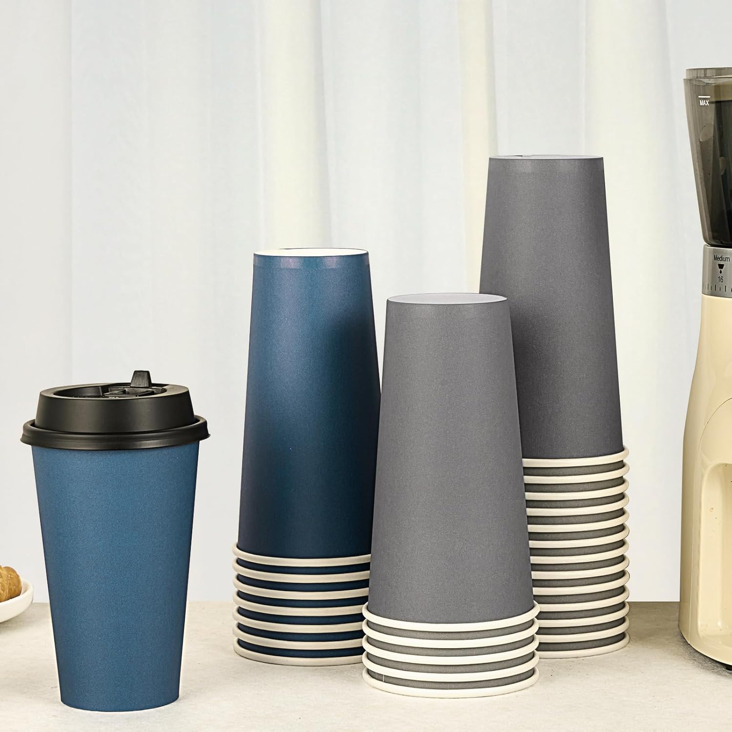 100 Pack 20 oz Disposable Paper Coffee Cups with Lids – Blue & Gray Hot Cups