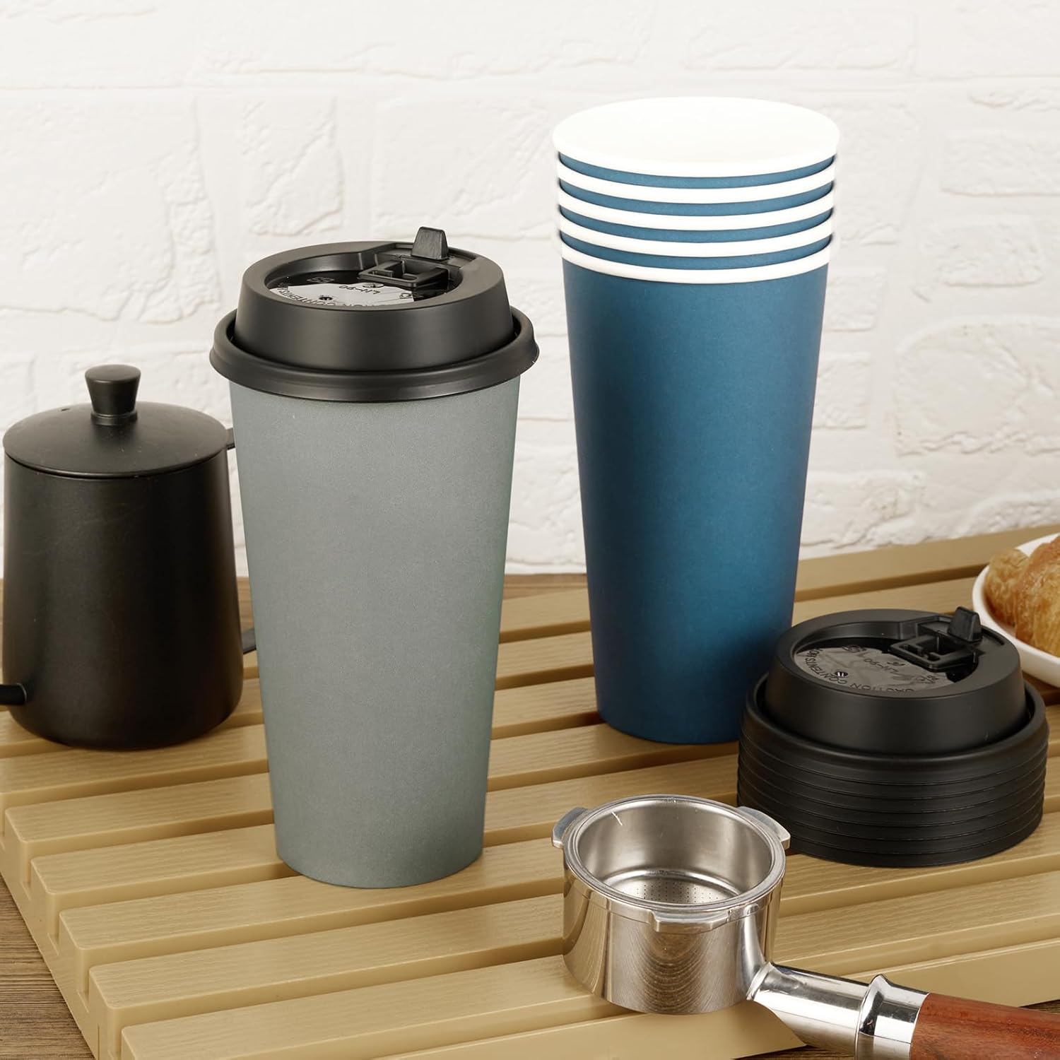 100 Pack 20 oz Disposable Paper Coffee Cups with Lids – Blue & Gray Hot Cups