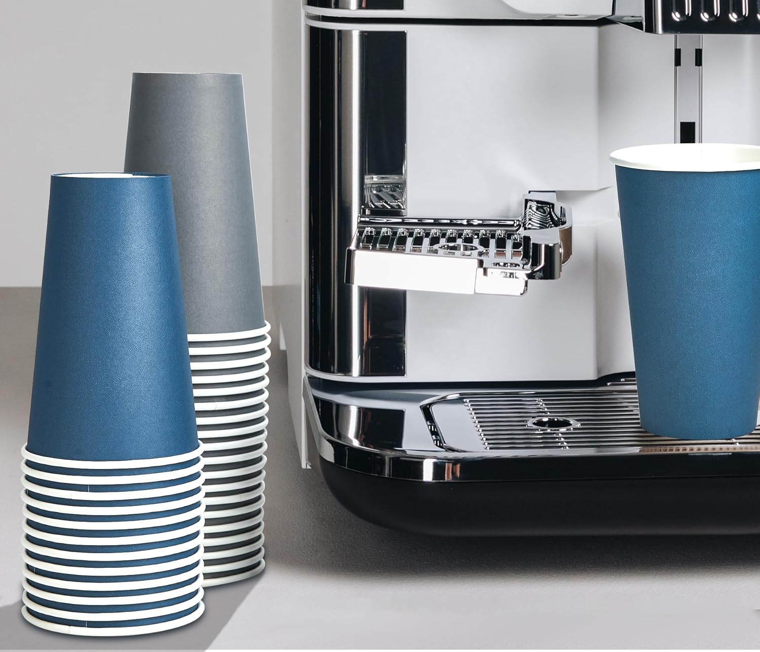 100 Pack 20 oz Disposable Paper Coffee Cups with Lids – Blue & Gray Hot Cups